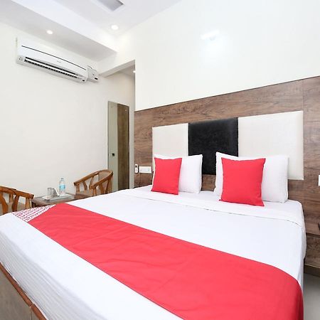 Oyo 13373 Hotel Royal Star Panchkula Εξωτερικό φωτογραφία