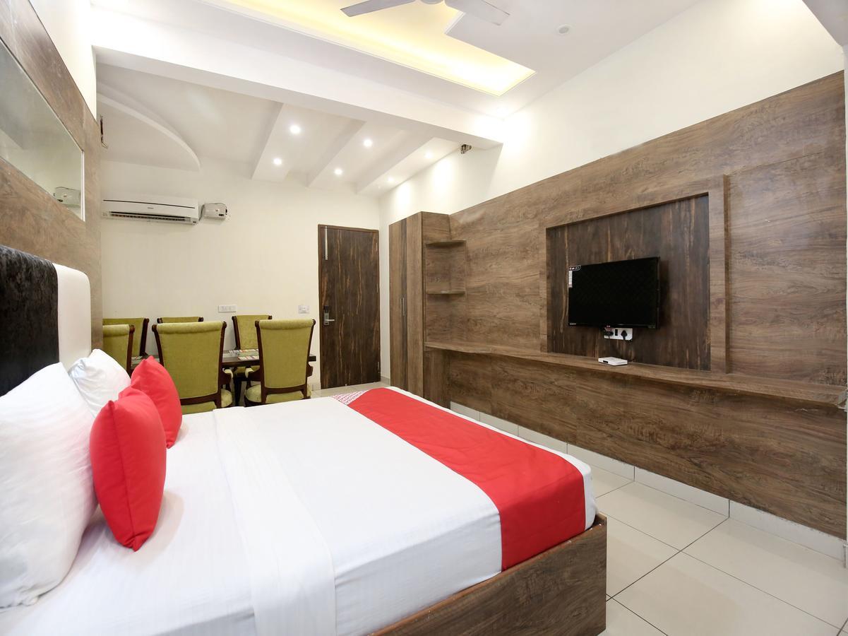 Oyo 13373 Hotel Royal Star Panchkula Εξωτερικό φωτογραφία