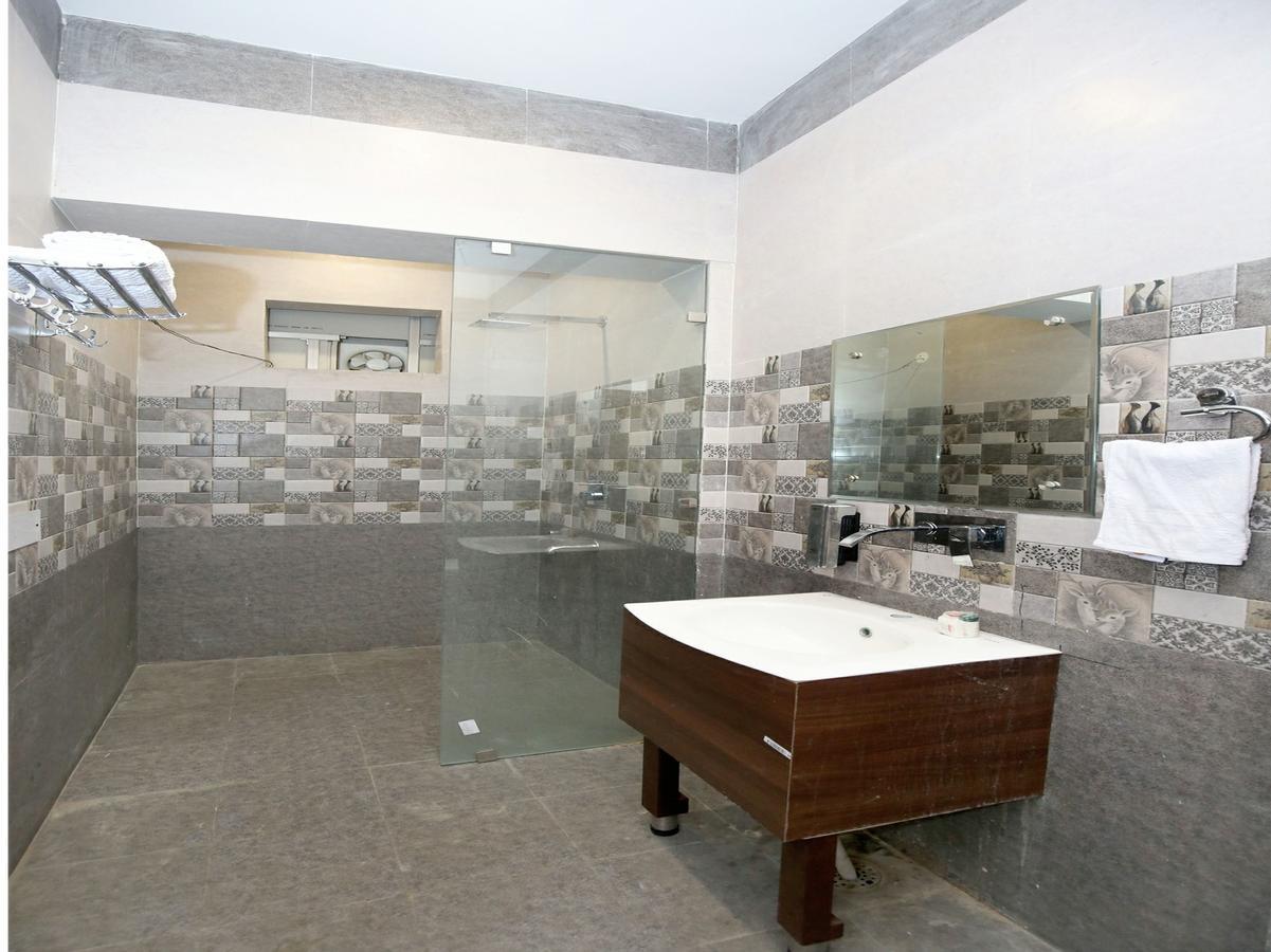 Oyo 13373 Hotel Royal Star Panchkula Εξωτερικό φωτογραφία