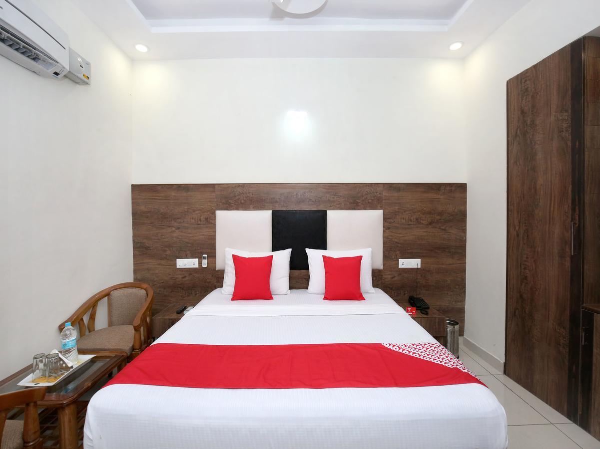 Oyo 13373 Hotel Royal Star Panchkula Εξωτερικό φωτογραφία