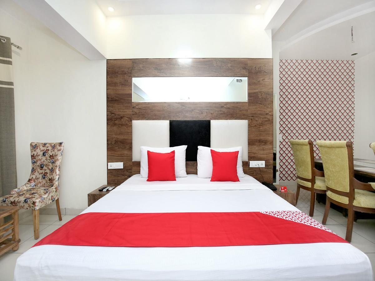 Oyo 13373 Hotel Royal Star Panchkula Εξωτερικό φωτογραφία