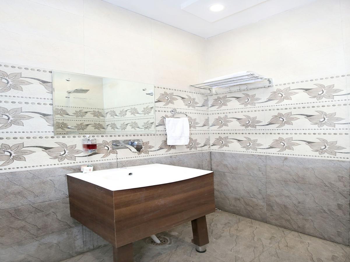 Oyo 13373 Hotel Royal Star Panchkula Εξωτερικό φωτογραφία
